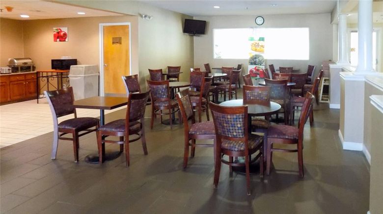 <b>Quality Inn Kingdom City Restaurant</b>. Images powered by <a href="https://iceportal.shijigroup.com/" title="IcePortal" target="_blank">IcePortal</a>.