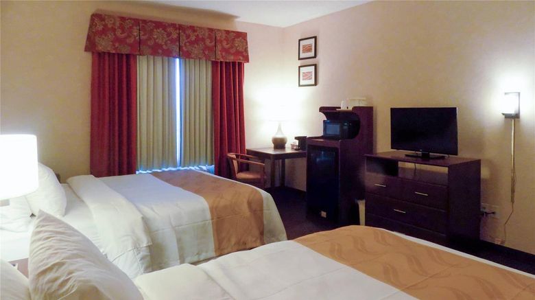 <b>Quality Inn Kingdom City Suite</b>. Images powered by <a href="https://iceportal.shijigroup.com/" title="IcePortal" target="_blank">IcePortal</a>.