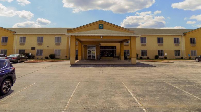 <b>Quality Inn Kingdom City Exterior</b>. Images powered by <a href="https://iceportal.shijigroup.com/" title="IcePortal" target="_blank">IcePortal</a>.