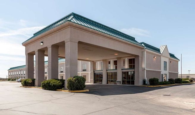 Quality Inn Exterior
