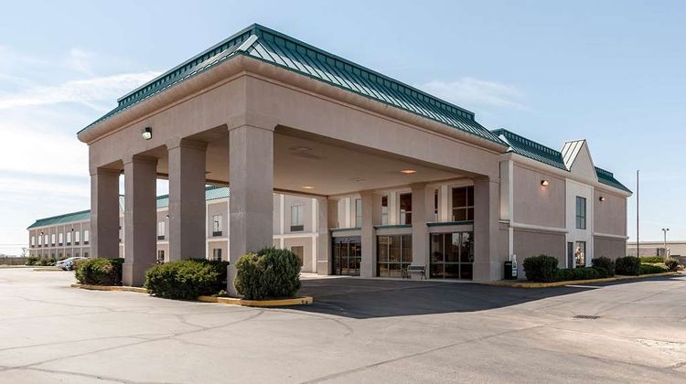 Quality Inn Exterior