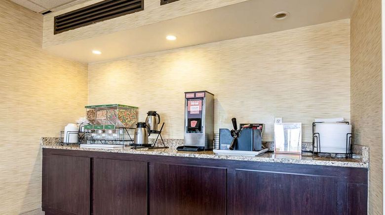 <b>Quality Inn Restaurant</b>. Images powered by <a href="https://iceportal.shijigroup.com/" title="IcePortal" target="_blank">IcePortal</a>.