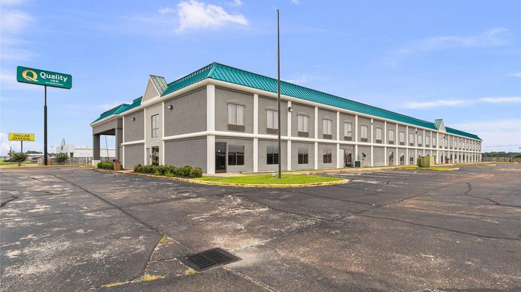 Quality Inn Exterior