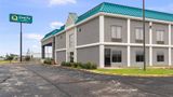 <b>Quality Inn Exterior</b>. Images powered by <a href="https://iceportal.shijigroup.com/" title="IcePortal" target="_blank">IcePortal</a>.