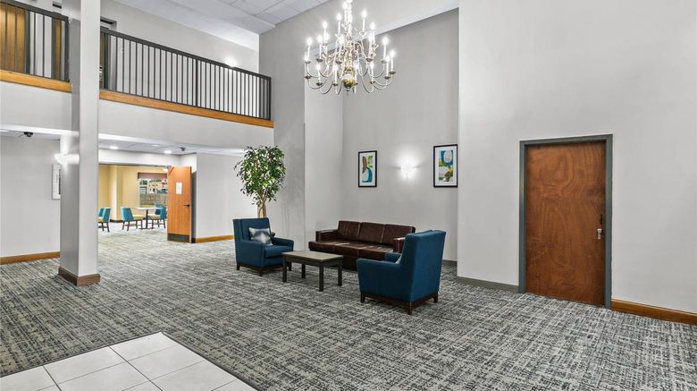 <b>Quality Inn Lobby</b>. Images powered by <a href="https://iceportal.shijigroup.com/" title="IcePortal" target="_blank">IcePortal</a>.