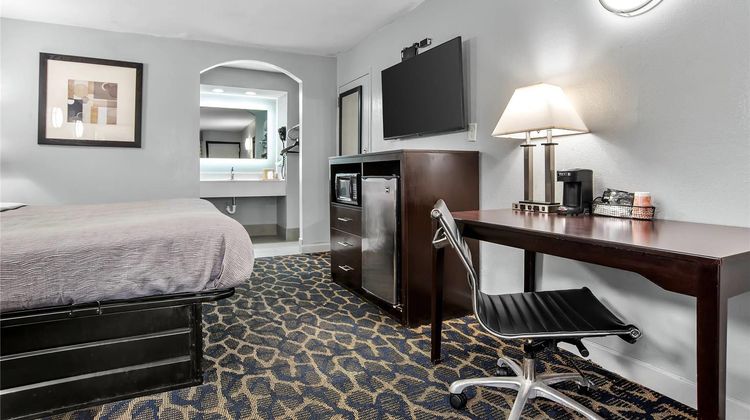 Quality Inn Indianola Room