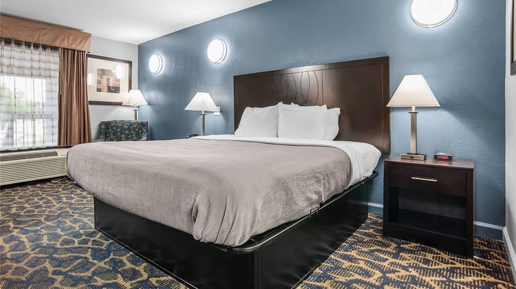Quality Inn Indianola Room