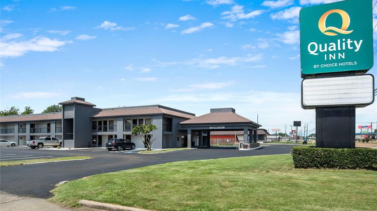 Quality Inn Indianola Exterior