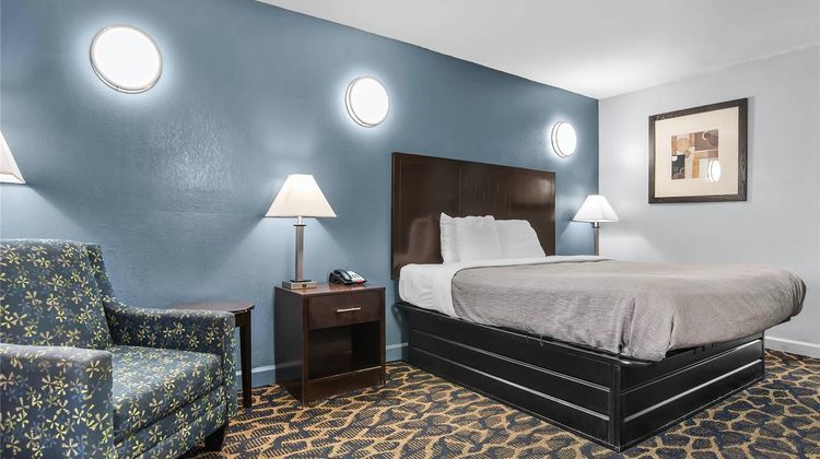 Quality Inn Indianola Room