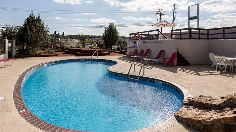 <b>Econo Lodge Grenada Pool</b>. Images powered by <a href="https://iceportal.shijigroup.com/" title="IcePortal" target="_blank">IcePortal</a>.
