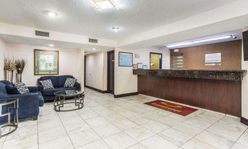 Econo Lodge Clinton Jackson West