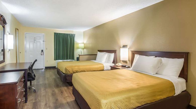 <b>Econo Lodge Clinton Jackson West Room</b>. Images powered by <a href="https://iceportal.shijigroup.com/" title="IcePortal" target="_blank">IcePortal</a>.