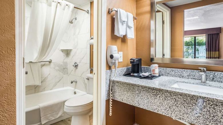 <b>Quality Inn Corinth Suite</b>. Images powered by <a href="https://iceportal.shijigroup.com/" title="IcePortal" target="_blank">IcePortal</a>.