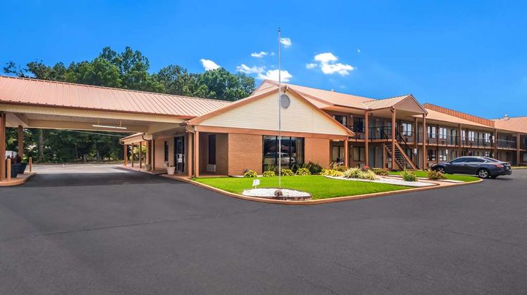Quality Inn Corinth Exterior
