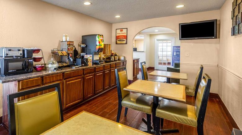 <b>Econo Lodge Meridian South Restaurant</b>. Images powered by <a href="https://iceportal.shijigroup.com/" title="IcePortal" target="_blank">IcePortal</a>.