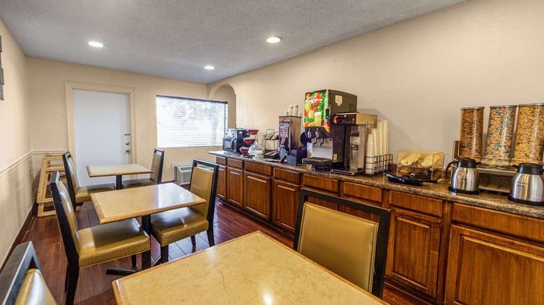 <b>Econo Lodge Meridian South Restaurant</b>. Images powered by <a href="https://iceportal.shijigroup.com/" title="IcePortal" target="_blank">IcePortal</a>.