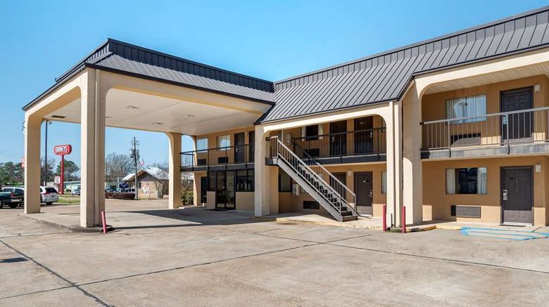 <b>Econo Lodge Exterior</b>. Images powered by <a href="https://iceportal.shijigroup.com/" title="IcePortal" target="_blank">IcePortal</a>.