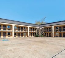 Econo Lodge Exterior