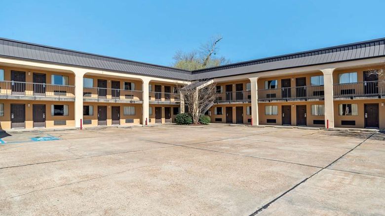 <b>Econo Lodge Exterior</b>. Images powered by <a href="https://iceportal.shijigroup.com/" title="IcePortal" target="_blank">IcePortal</a>.