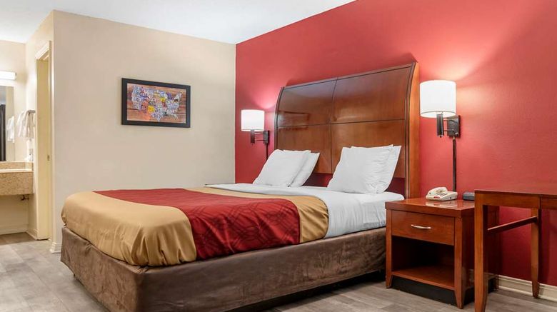 <b>Econo Lodge Room</b>. Images powered by <a href="https://iceportal.shijigroup.com/" title="IcePortal" target="_blank">IcePortal</a>.