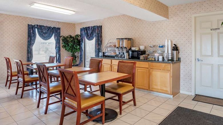 <b>Econo Lodge Restaurant</b>. Images powered by <a href="https://iceportal.shijigroup.com/" title="IcePortal" target="_blank">IcePortal</a>.
