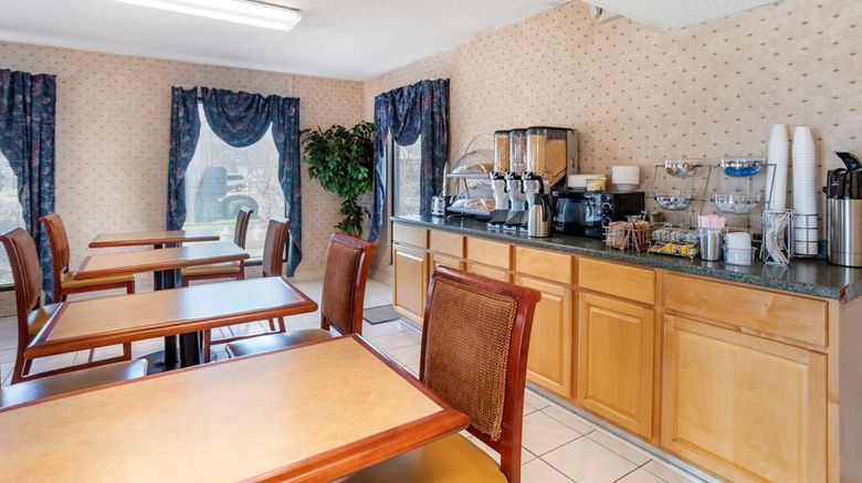 <b>Econo Lodge Restaurant</b>. Images powered by <a href="https://iceportal.shijigroup.com/" title="IcePortal" target="_blank">IcePortal</a>.