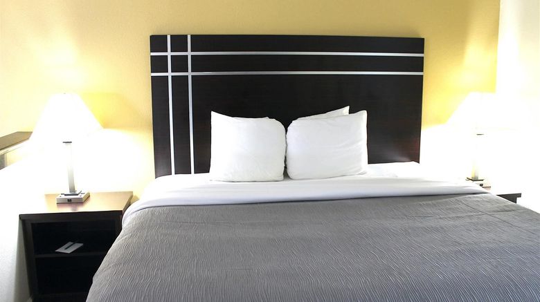 <b>Quality Inn McComb Room</b>. Images powered by <a href="https://iceportal.shijigroup.com/" title="IcePortal" target="_blank">IcePortal</a>.