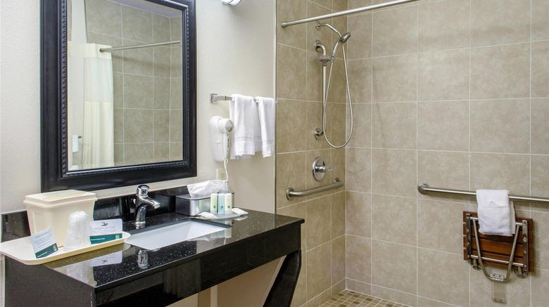 <b>Quality Inn McComb Room</b>. Images powered by <a href="https://iceportal.shijigroup.com/" title="IcePortal" target="_blank">IcePortal</a>.