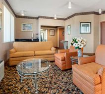 Econo Lodge Inn and Suites Forest Lobby