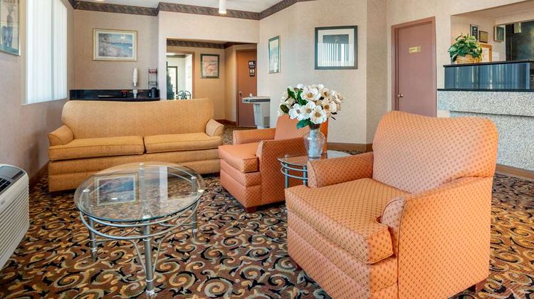 Econo Lodge Inn and Suites Forest Lobby
