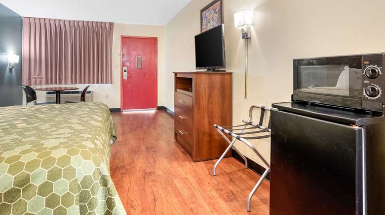 <b>Econo Lodge Inn and Suites Forest Room</b>. Images powered by <a href="https://iceportal.shijigroup.com/" title="IcePortal" target="_blank">IcePortal</a>.