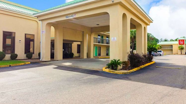 Econo Lodge Inn and Suites Gulfport Airport Exterior