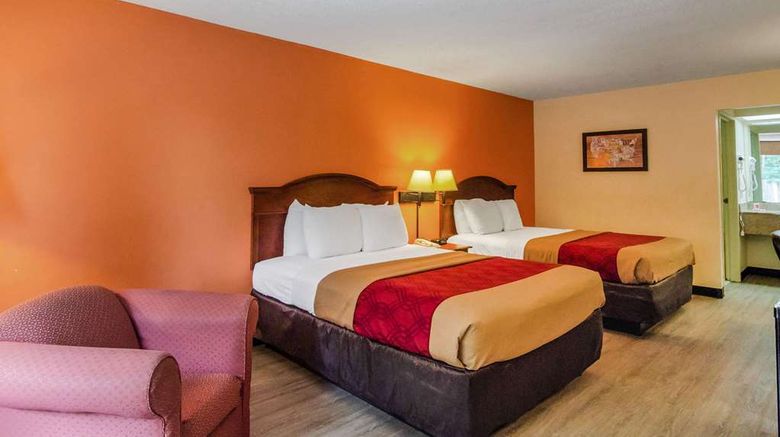 <b>Econo Lodge Inn and Suites Gulfport Airport Room</b>. Images powered by <a href="https://iceportal.shijigroup.com/" title="IcePortal" target="_blank">IcePortal</a>.