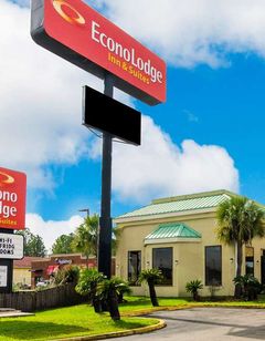 Econo Lodge Inn and Suites Gulfport Airport