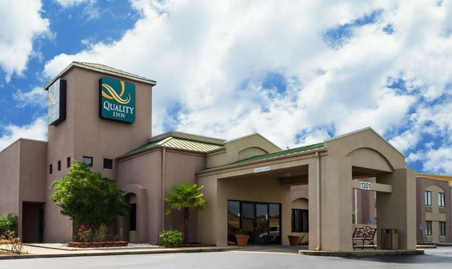 Quality Inn Exterior