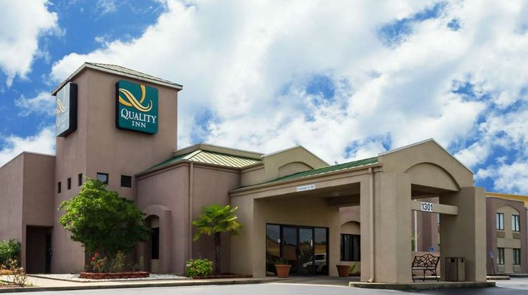Quality Inn Exterior