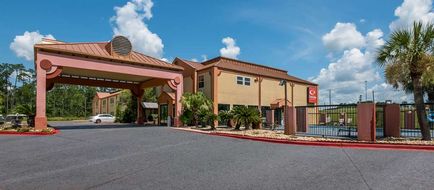 Econo Lodge Inn and Suites Diamondhead Exterior