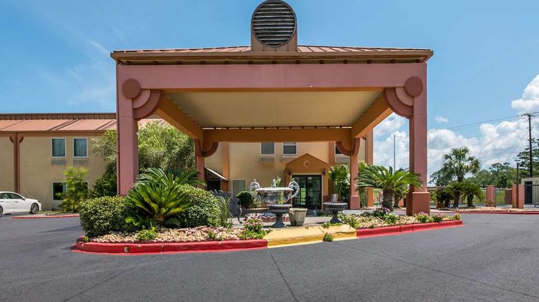 <b>Econo Lodge Inn and Suites Diamondhead Exterior</b>. Images powered by <a href="https://iceportal.shijigroup.com/" title="IcePortal" target="_blank">IcePortal</a>.