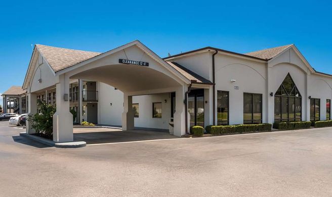 Quality Inn Exterior