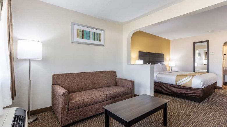 <b>Quality Inn Room</b>. Images powered by <a href="https://iceportal.shijigroup.com/" title="IcePortal" target="_blank">IcePortal</a>.