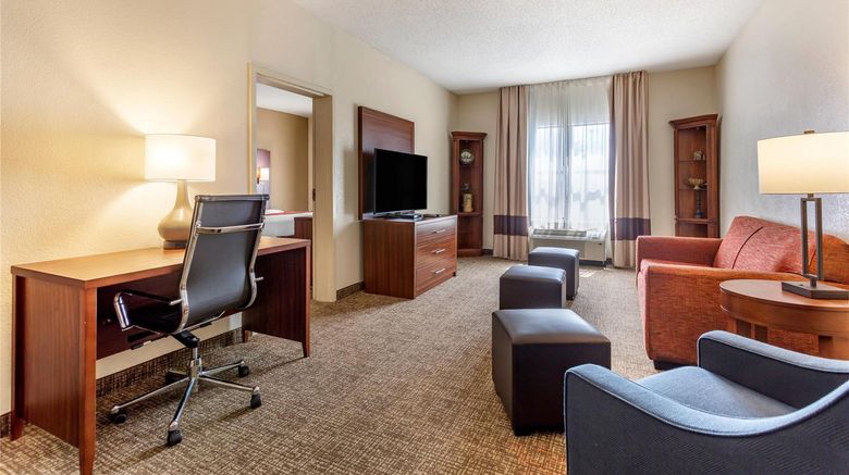 <b>Comfort Suites Southaven - Memphis South Suite</b>. Images powered by <a href="https://iceportal.shijigroup.com/" title="IcePortal" target="_blank">IcePortal</a>.
