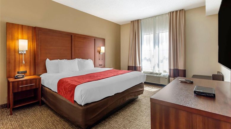 <b>Comfort Suites Southaven - Memphis South Suite</b>. Images powered by <a href="https://iceportal.shijigroup.com/" title="IcePortal" target="_blank">IcePortal</a>.