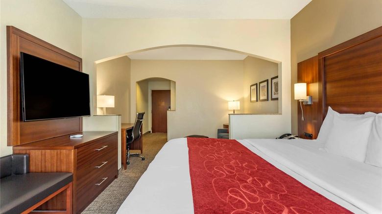 <b>Comfort Suites Southaven - Memphis South Suite</b>. Images powered by <a href="https://iceportal.shijigroup.com/" title="IcePortal" target="_blank">IcePortal</a>.