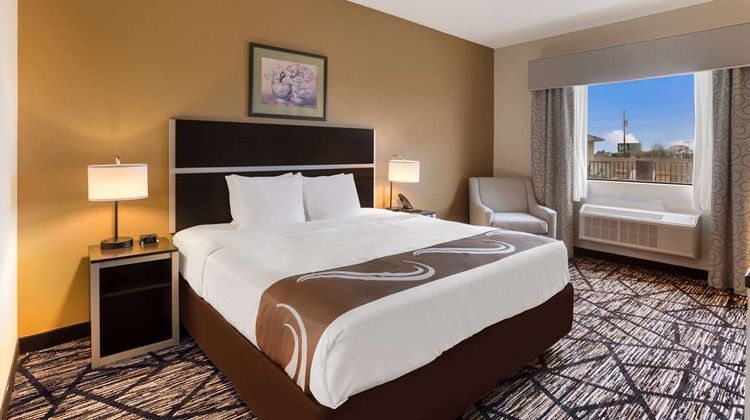 Quality Inn & Suites Jackson Airport Room