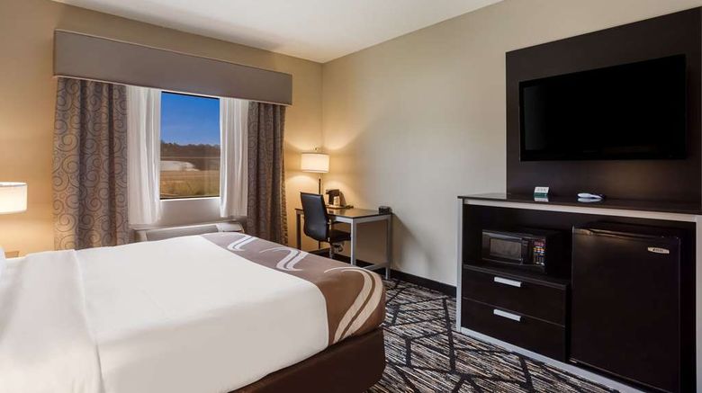 <b>Quality Inn & Suites Jackson Airport Suite</b>. Images powered by <a href="https://iceportal.shijigroup.com/" title="IcePortal" target="_blank">IcePortal</a>.