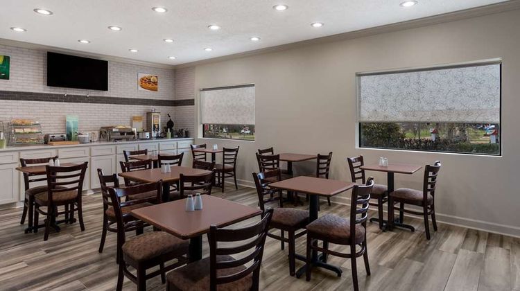 Quality Inn & Suites Jackson Airport Restaurant
