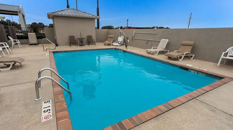 <b>Quality Inn & Suites Jackson Airport Pool</b>. Images powered by <a href="https://iceportal.shijigroup.com/" title="IcePortal" target="_blank">IcePortal</a>.
