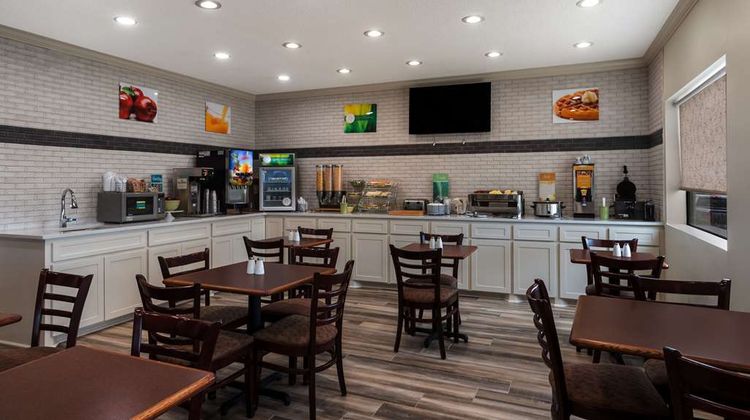 Quality Inn & Suites Jackson Airport Restaurant