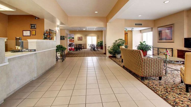 Quality Inn and Suites Hattiesburg North Lobby