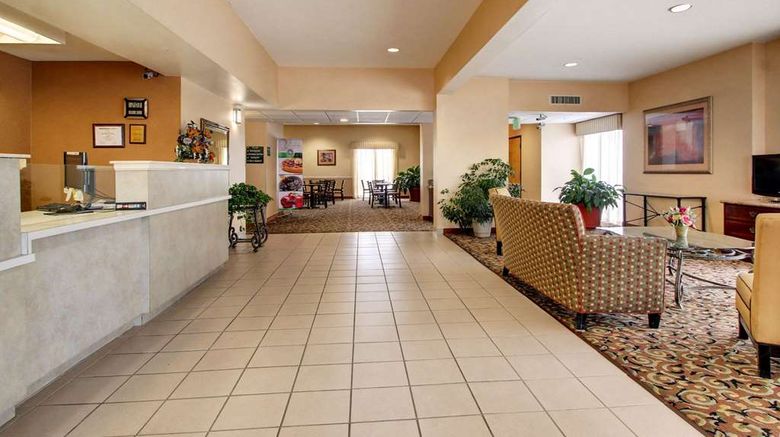<b>Quality Inn and Suites Hattiesburg North Lobby</b>. Images powered by <a href="https://iceportal.shijigroup.com/" title="IcePortal" target="_blank">IcePortal</a>.